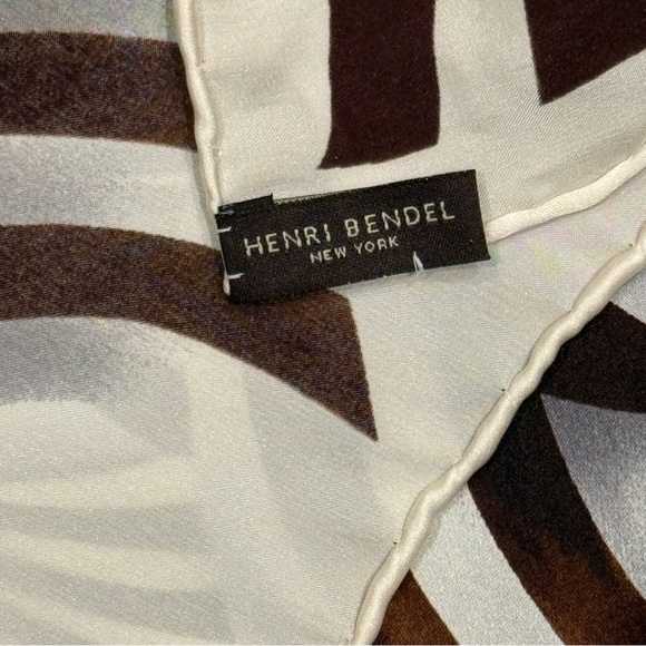 Henri Bendel Vintage 100% Silk Scarf 70x19 Hand Rolled Edges Rare Collectible - Picture 7 of 8
